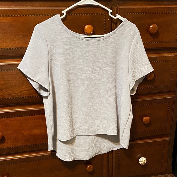 Women's Light Lavender Short Sleeve Blouse - Picture 1 of 3